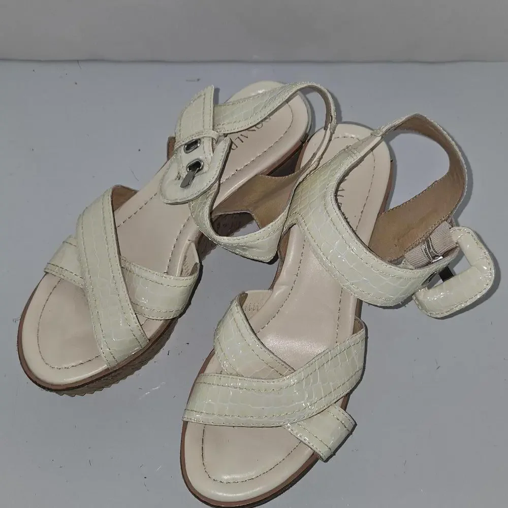 0244 Donald Pliner Judee White Platform Sandals Wedge Slingback Size 8M